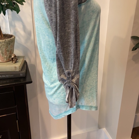 Roxy top - Picture 3 of 3